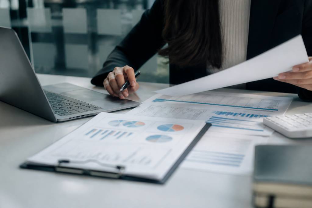 Accounting for intangible assets in modern business valuation and reporting